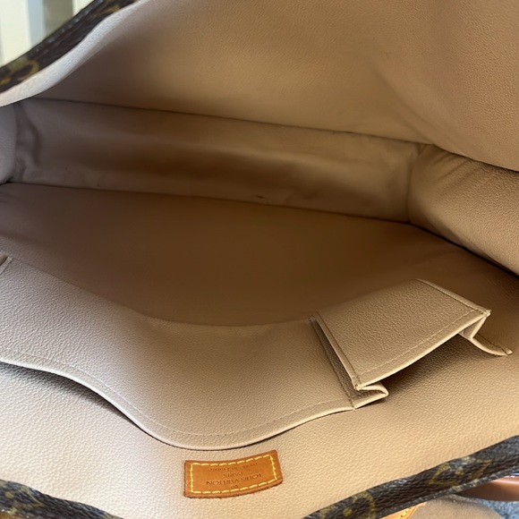 GORGEOUS EUC Louis Vuitton Monagram Sac Plat! Classic tote for everyday! - Picture 9 of 16